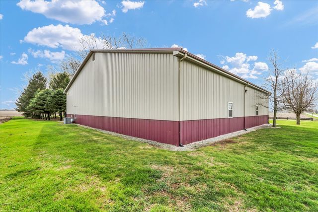 1644 County Road 200 Road, Seymour, IL 61875