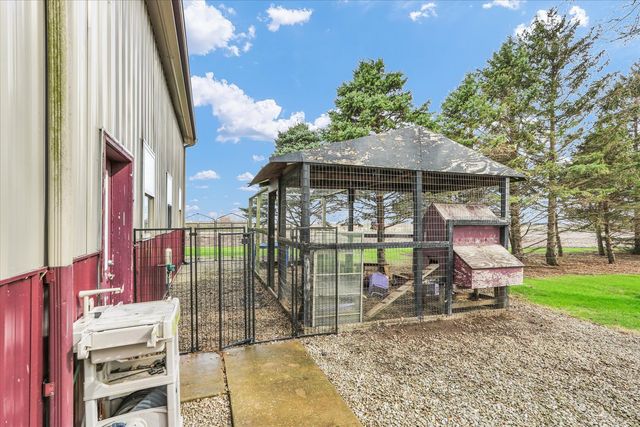 1644 County Road 200 Road, Seymour, IL 61875