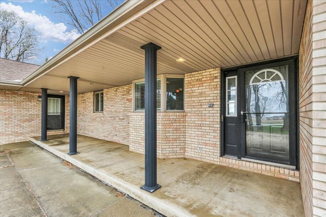 1644 County Road 200 Road, Seymour, IL 61875