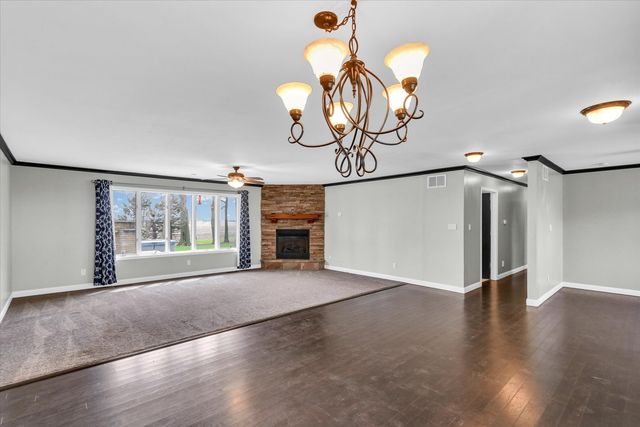 1644 County Road 200 Road, Seymour, IL 61875