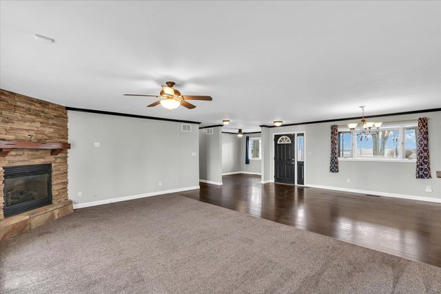 1644 County Road 200 Road, Seymour, IL 61875