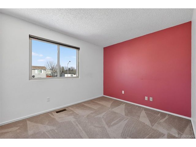 5015 Ivor Dr, Colorado Springs, CO 80916