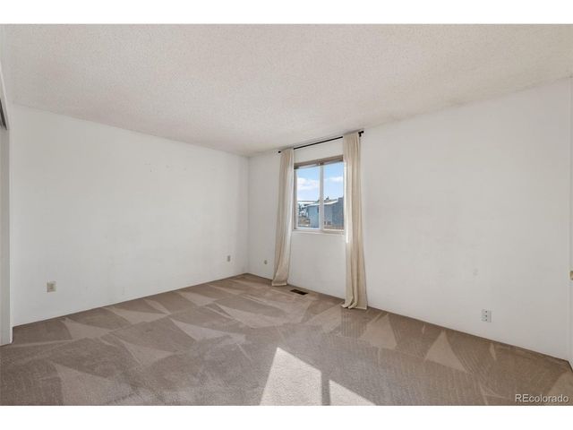 5015 Ivor Dr, Colorado Springs, CO 80916