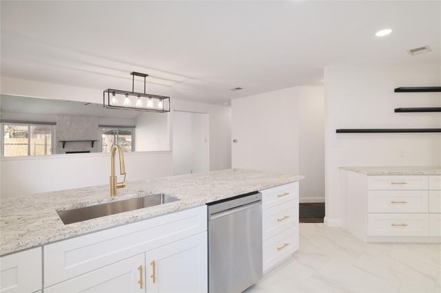 4500 Sarasota DR, Austin, TX 78749