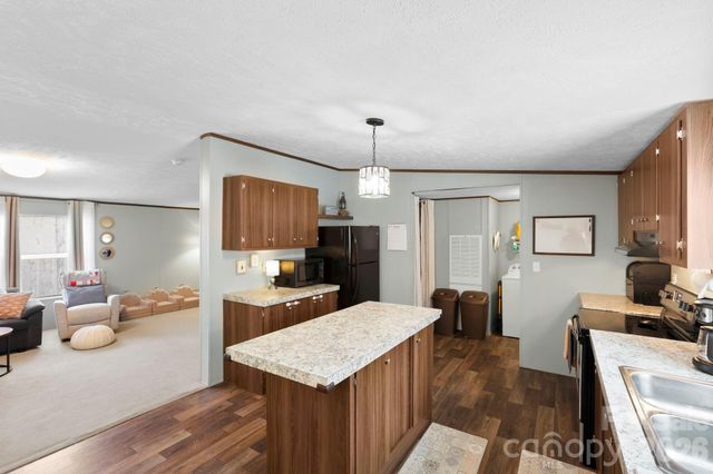 256 Inglewood Cove Road, Waynesville, NC 28786