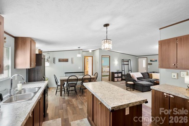 256 Inglewood Cove Road, Waynesville, NC 28786