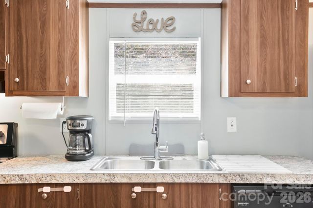 256 Inglewood Cove Road, Waynesville, NC 28786