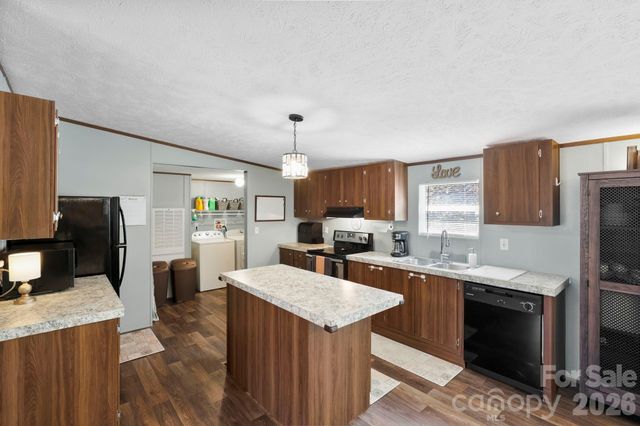 256 Inglewood Cove Road, Waynesville, NC 28786