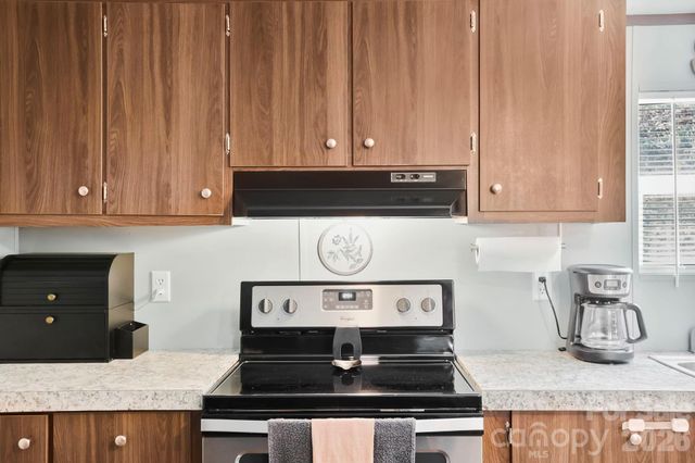 256 Inglewood Cove Road, Waynesville, NC 28786