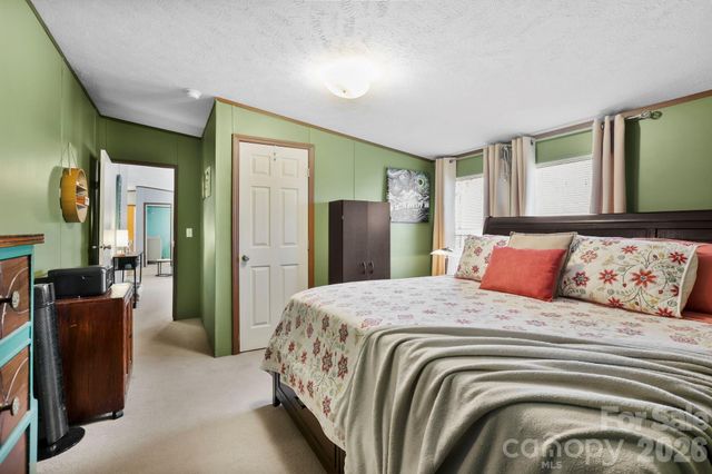 256 Inglewood Cove Road, Waynesville, NC 28786