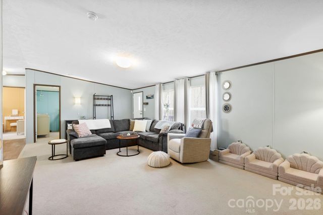 256 Inglewood Cove Road, Waynesville, NC 28786