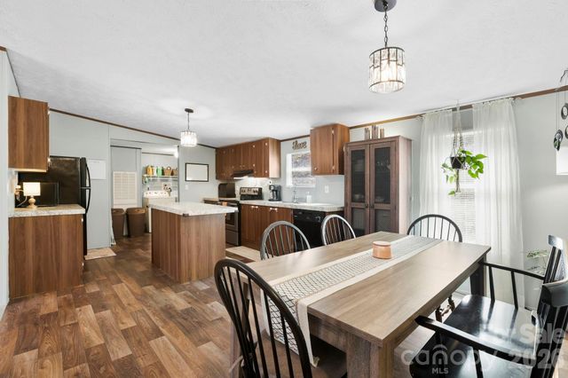 256 Inglewood Cove Road, Waynesville, NC 28786