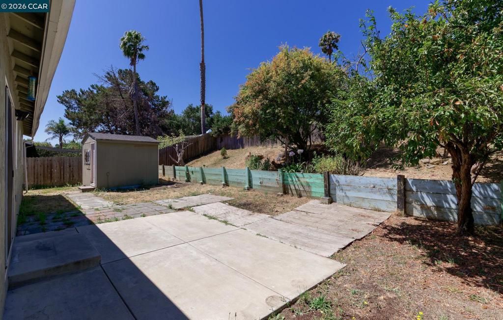 Image 22 of property listing at 154 Radcliffe Dr, Vallejo, CA 94589