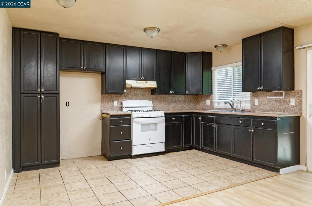Image 4 of property listing at 154 Radcliffe Dr, Vallejo, CA 94589