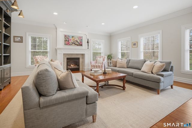 570 Unquowa Road, Fairfield, CT 06824