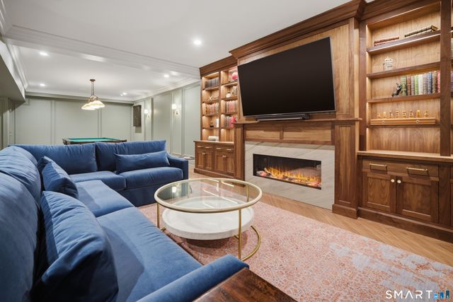 570 Unquowa Road, Fairfield, CT 06824