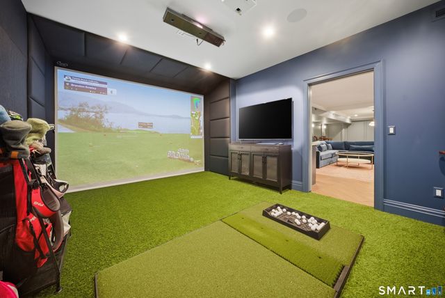 570 Unquowa Road, Fairfield, CT 06824