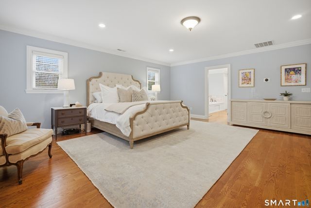 570 Unquowa Road, Fairfield, CT 06824