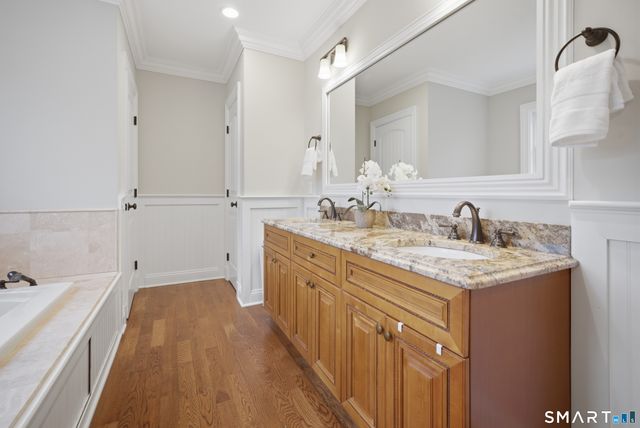 570 Unquowa Road, Fairfield, CT 06824