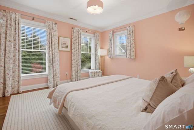 570 Unquowa Road, Fairfield, CT 06824