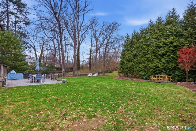 570 Unquowa Road, Fairfield, CT 06824