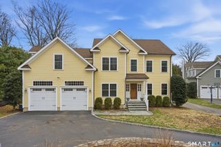 570 Unquowa Road, Fairfield, CT 06824