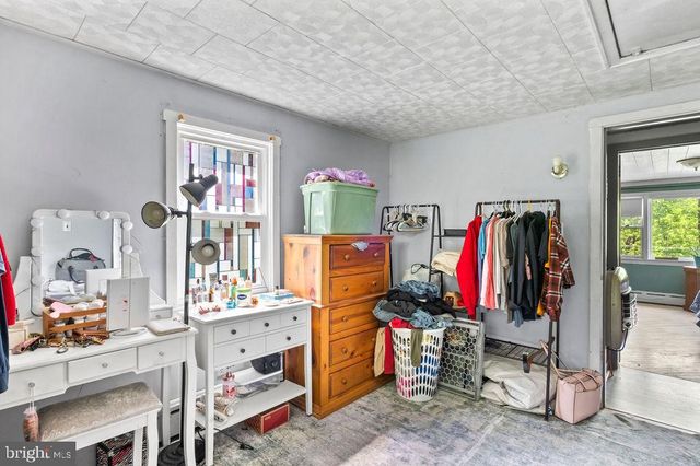1644 MOSELEM RD, Hamburg, PA 19526