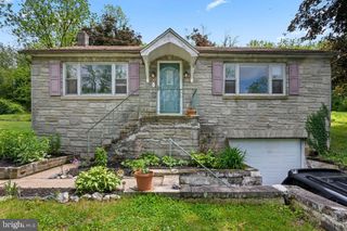 1644 MOSELEM RD, Hamburg, PA 19526