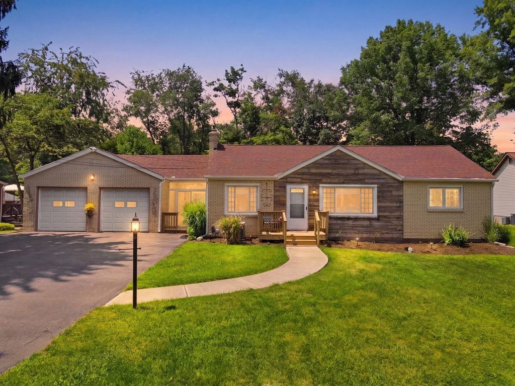 Image 1 of property listing at 205 Dorseyville Road, O'hara, PA 15215
