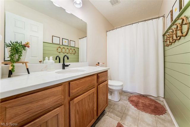 38327 Humphrey Circle, North Ridgeville, OH 44039