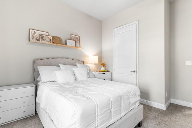 2785 N Armstrong Avenue, Fresno, CA 93727