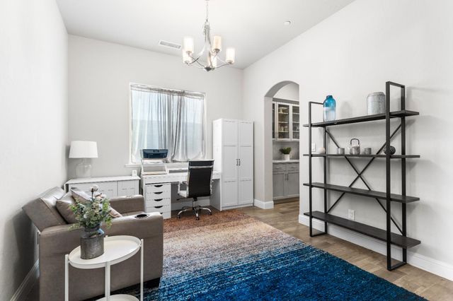 2785 N Armstrong Avenue, Fresno, CA 93727