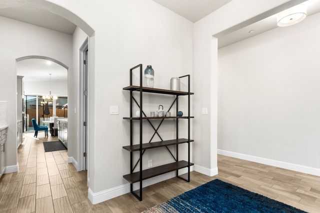 2785 N Armstrong Avenue, Fresno, CA 93727