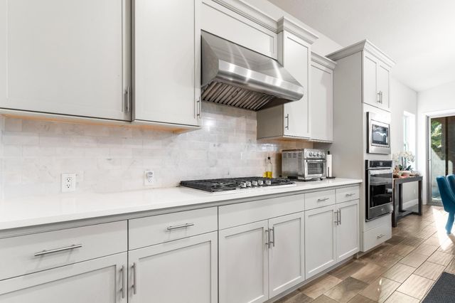 2785 N Armstrong Avenue, Fresno, CA 93727