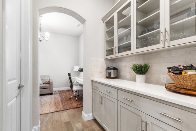 2785 N Armstrong Avenue, Fresno, CA 93727