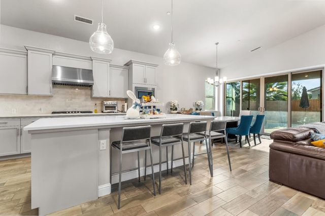 2785 N Armstrong Avenue, Fresno, CA 93727