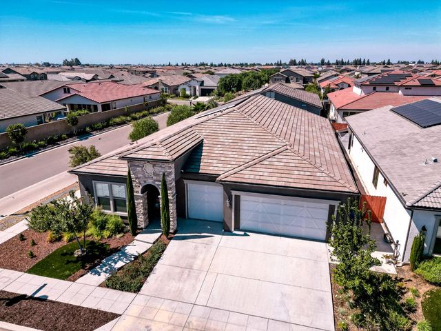 2785 N Armstrong Avenue, Fresno, CA 93727