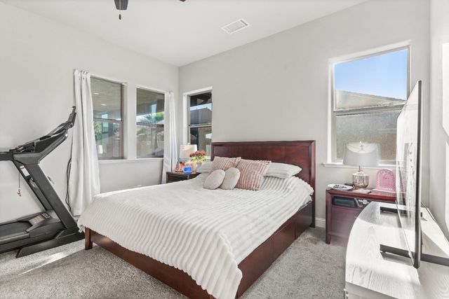 2785 N Armstrong Avenue, Fresno, CA 93727