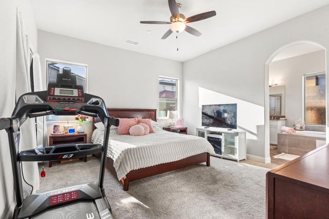 2785 N Armstrong Avenue, Fresno, CA 93727