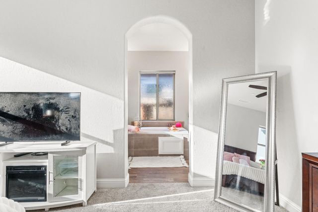 2785 N Armstrong Avenue, Fresno, CA 93727