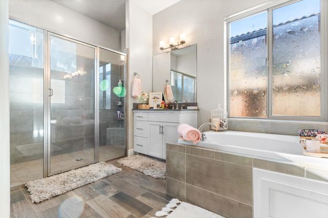 2785 N Armstrong Avenue, Fresno, CA 93727