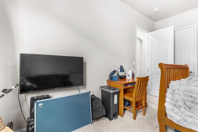 2785 N Armstrong Avenue, Fresno, CA 93727