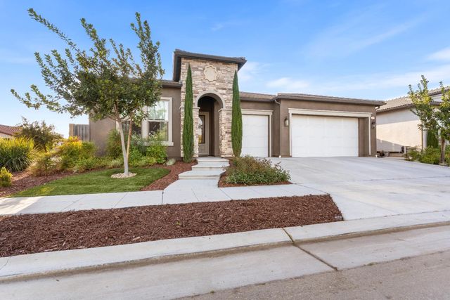 2785 N Armstrong Avenue, Fresno, CA 93727