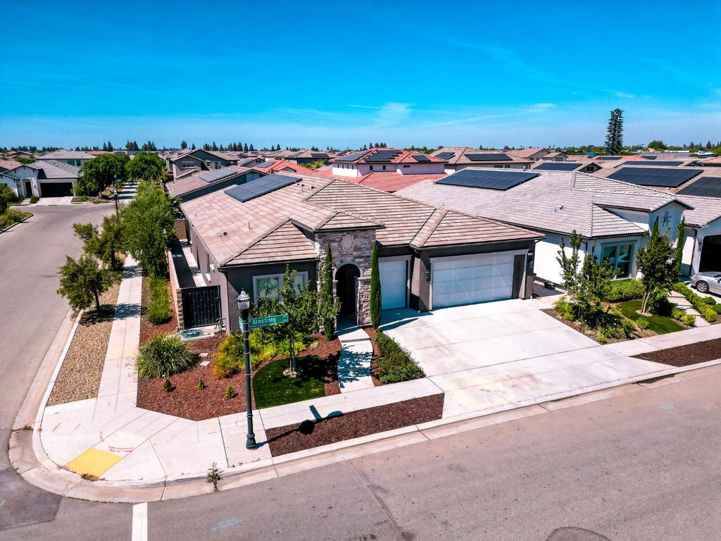 2785 N Armstrong Avenue, Fresno, CA 93727