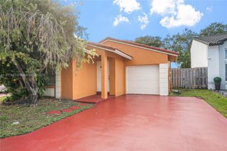 10058 SW 156th Ct, Miami, FL 33196
