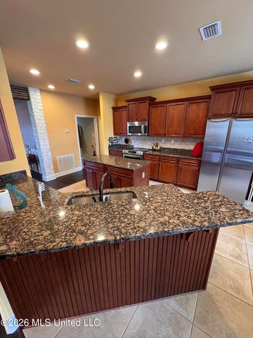 1000 Pelican Cove, Ocean Springs, MS 39564