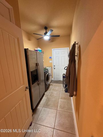 1000 Pelican Cove, Ocean Springs, MS 39564