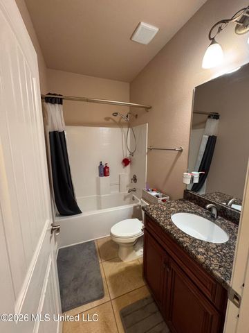 1000 Pelican Cove, Ocean Springs, MS 39564