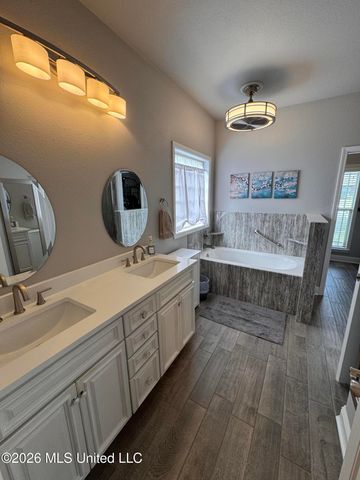 1000 Pelican Cove, Ocean Springs, MS 39564