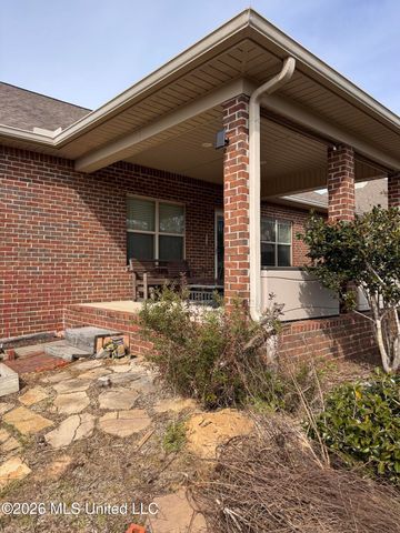 1000 Pelican Cove, Ocean Springs, MS 39564